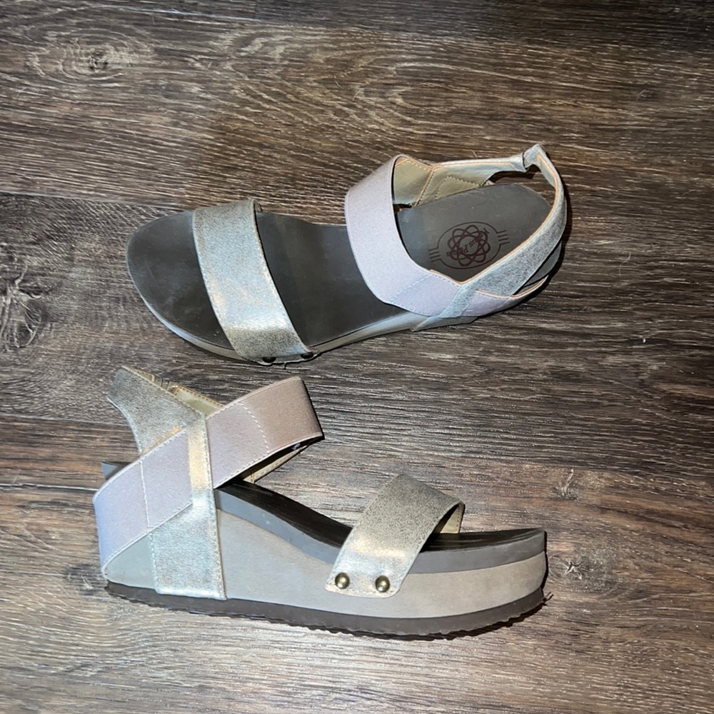 Wedge sandals